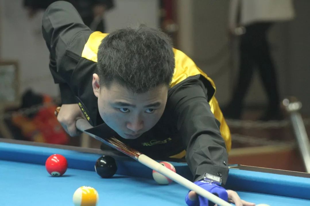 并在比利时 并在比利时